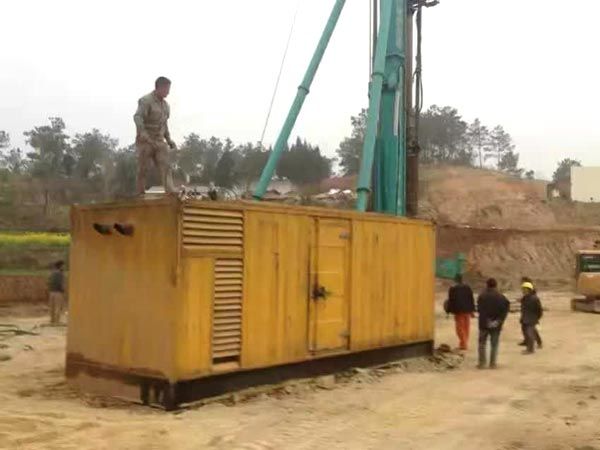 和政如何判断水冷式机油散热器密封件是否需要更换？